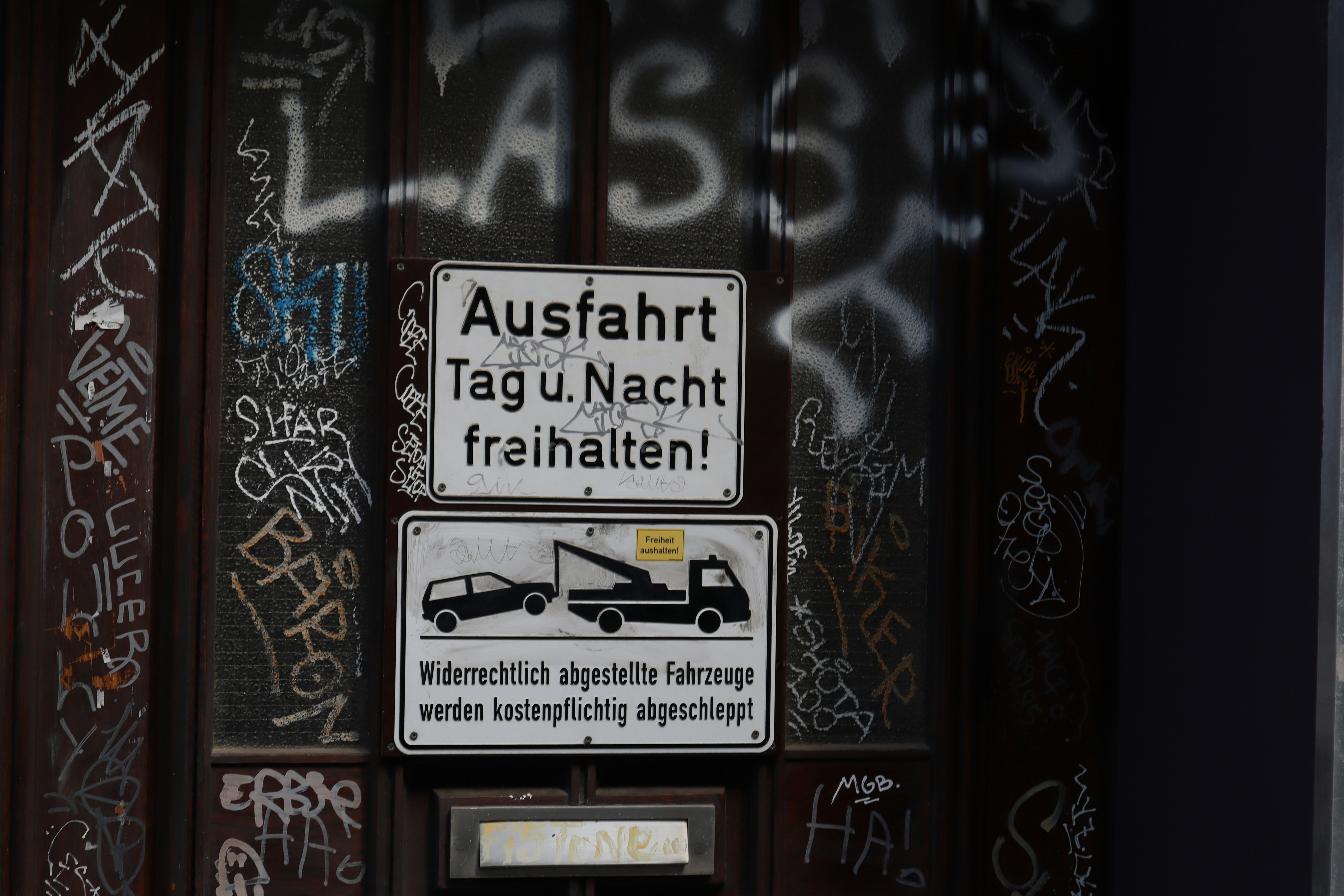 Vienna McLean HydraFacial specialist sign